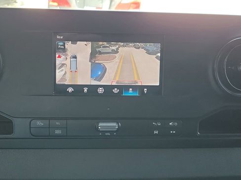 Used 2023 Mercedes-Benz Sprinter 2500 image 36