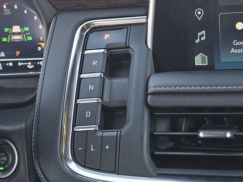 Used 2023 Chevrolet Tahoe Premier image 17