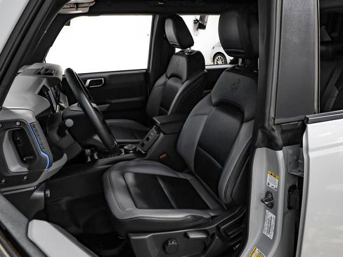 Used 2022 Ford Bronco Black Diamond image 32