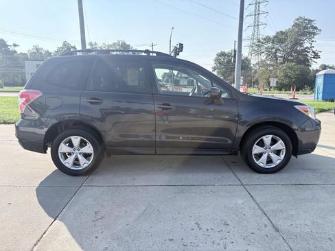 Used 2015 Subaru Forester 2.5i Premium w/ All-Weather Package AWD/4WD image 7