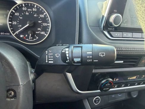Used 2023 Nissan Rogue SV AWD/4WD image 14