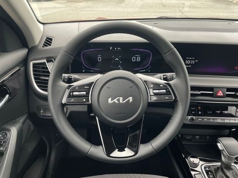 New 2026 Kia Seltos S FWD image 14