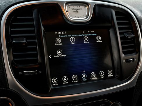 Used 2017 Chrysler 300 Limited w/ Value Package image 35