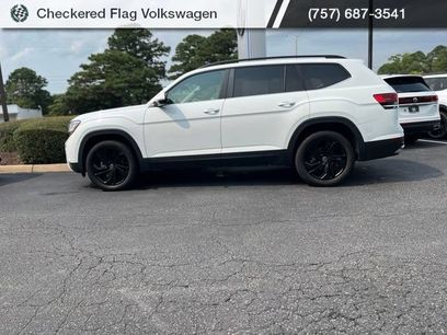 Used 2023 Volkswagen Atlas SE w/ Black Wheel Package