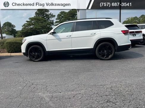 Used 2023 Volkswagen Atlas SE w/ Black Wheel Package AWD/4WD image 4