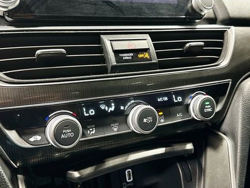 Used 2018 Honda Accord Sport image 17