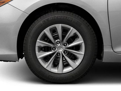 Used 2017 Toyota Camry SE FWD image 11