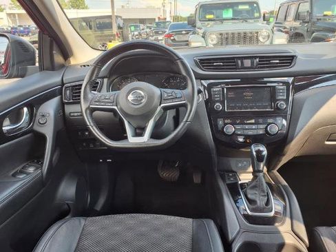 Certified 2022 Nissan Rogue Sport SV w/ Technology Package image 8