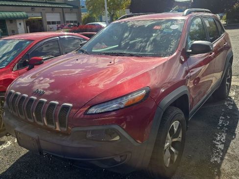 Used 2017 Jeep Cherokee Trailhawk w/ Cold Weather Group AWD/4WD image 1