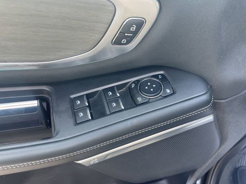 Used 2025 Ford Expedition Max Platinum AWD/4WD image 13