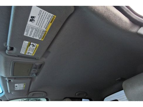 Used 2010 Nissan Frontier SE image 30