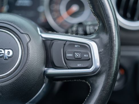 Used 2020 Jeep Wrangler Unlimited Sahara AWD/4WD image 19