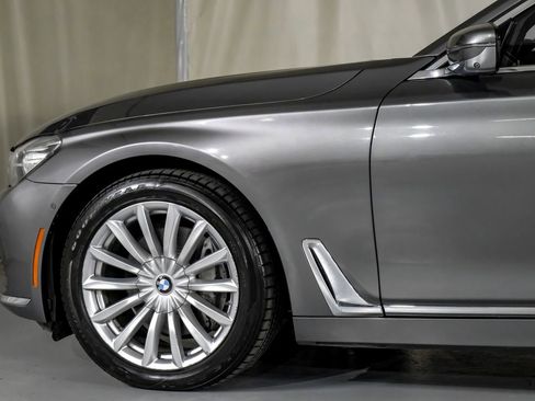 Used 2017 BMW 740i xDrive image 12