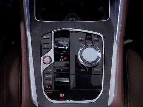 Used 2024 BMW X6 xDrive40i w/ Executive Package image 14