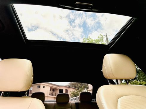 Used 2018 Mercedes-Benz C 300 Sedan image 17