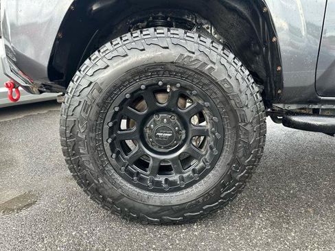 Used 2020 Toyota Tacoma SR AWD/4WD image 24