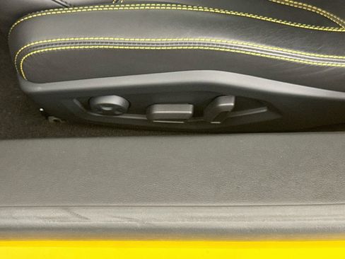 Used 2017 Lamborghini Huracan LP 580-2 RWD image 21