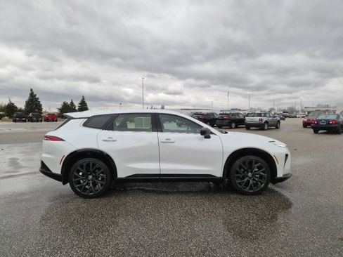 Used 2025 Toyota Crown Signia w/ Advanced Technology Package image 4