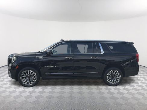 Used 2023 GMC Yukon XL Denali Ultimate AWD/4WD image 2