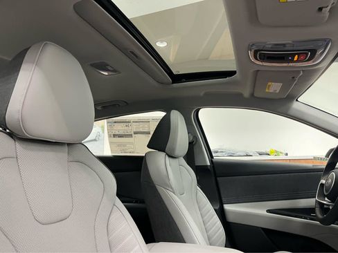 New 2026 Hyundai Elantra Limited FWD image 14
