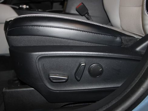 Used 2025 Ford Escape SE FWD image 7