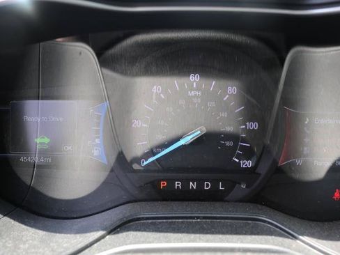 Used 2020 Ford Fusion SE FWD image 10