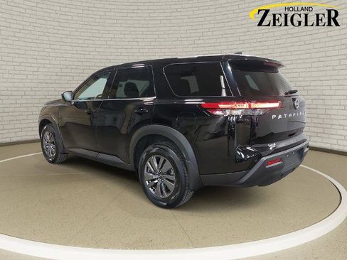 Certified 2025 Nissan Pathfinder S AWD/4WD image 7
