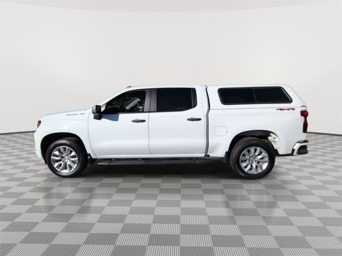 Used 2023 Chevrolet Silverado 1500 Custom image 2