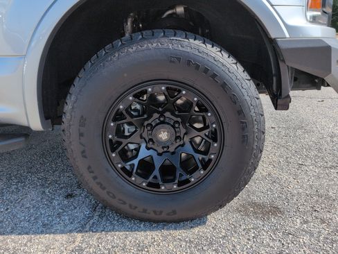 Used 2019 Ford F150 XLT w/ Equipment Group 302A Luxury RWD image 9
