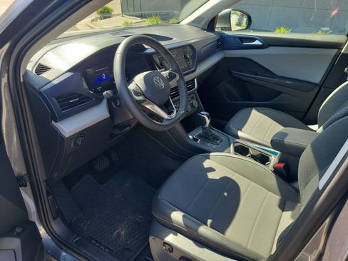 Certified 2022 Volkswagen Taos SE image 34