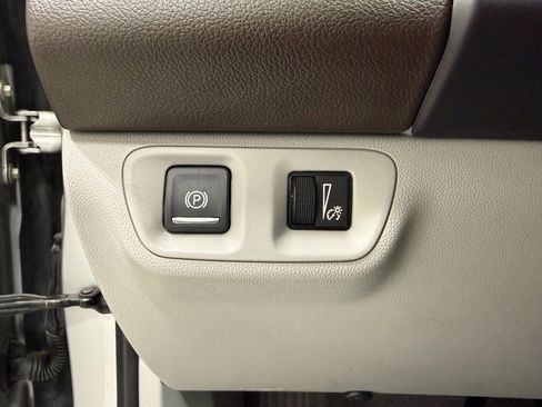 Used 2020 GMC Acadia SLT w/ LPO, Cargo Package image 23