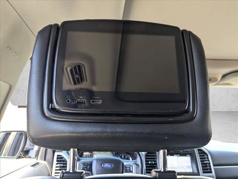 Used 2019 Ford Expedition Platinum RWD image 18