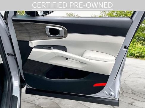 Used 2022 Kia Sorento EX w/ Panoramic Sunroof Package image 22