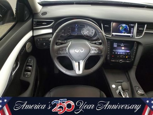 Certified 2022 INFINITI QX50 Essential FWD image 17