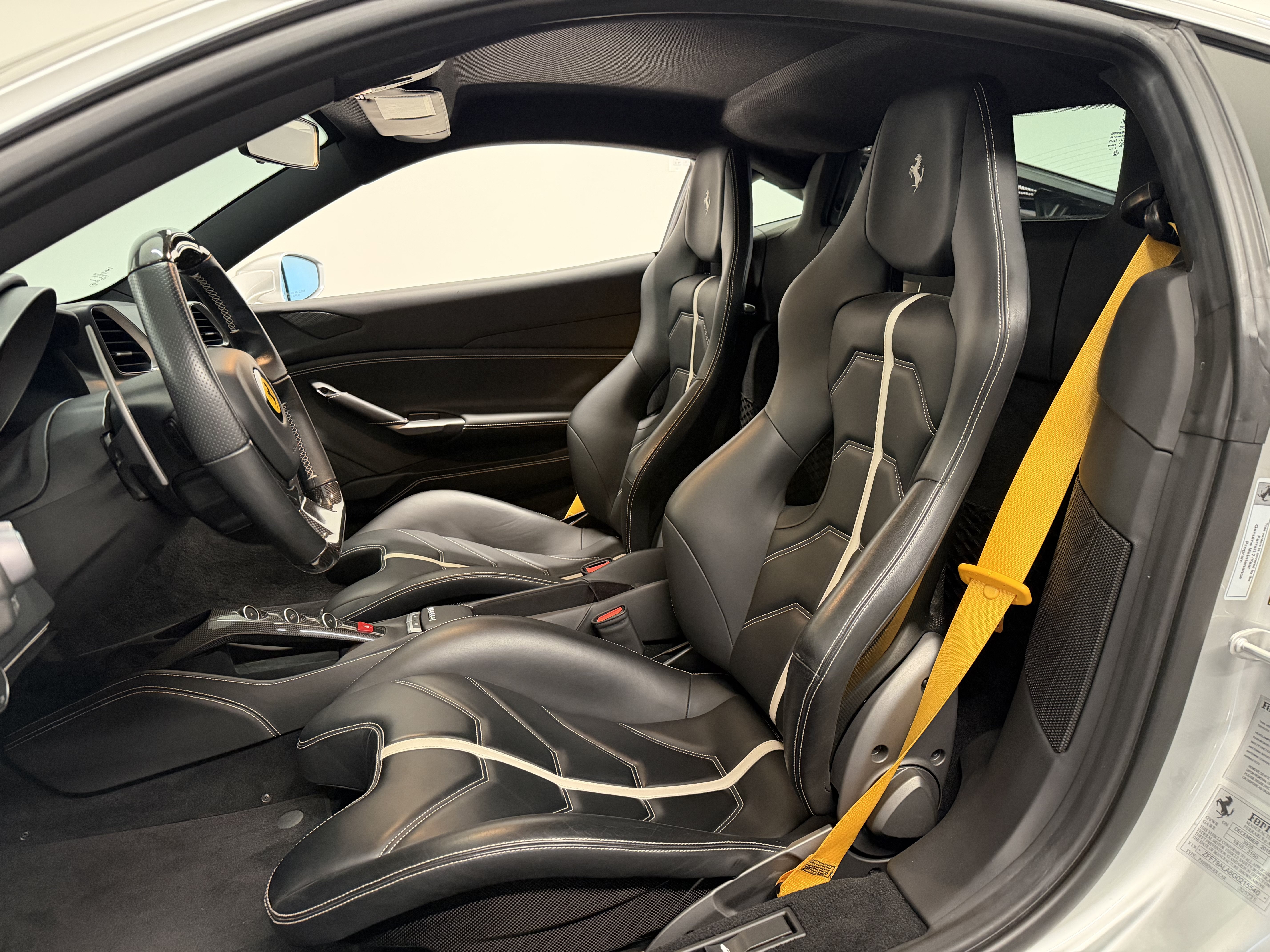 Used 2016 Ferrari 488 GTB RWD image 19