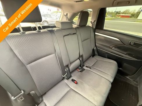 Used 2017 Toyota Highlander LE AWD/4WD image 22