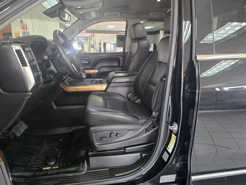 Used 2017 Chevrolet Silverado 1500 LTZ w/ Sport Package AWD/4WD image 9