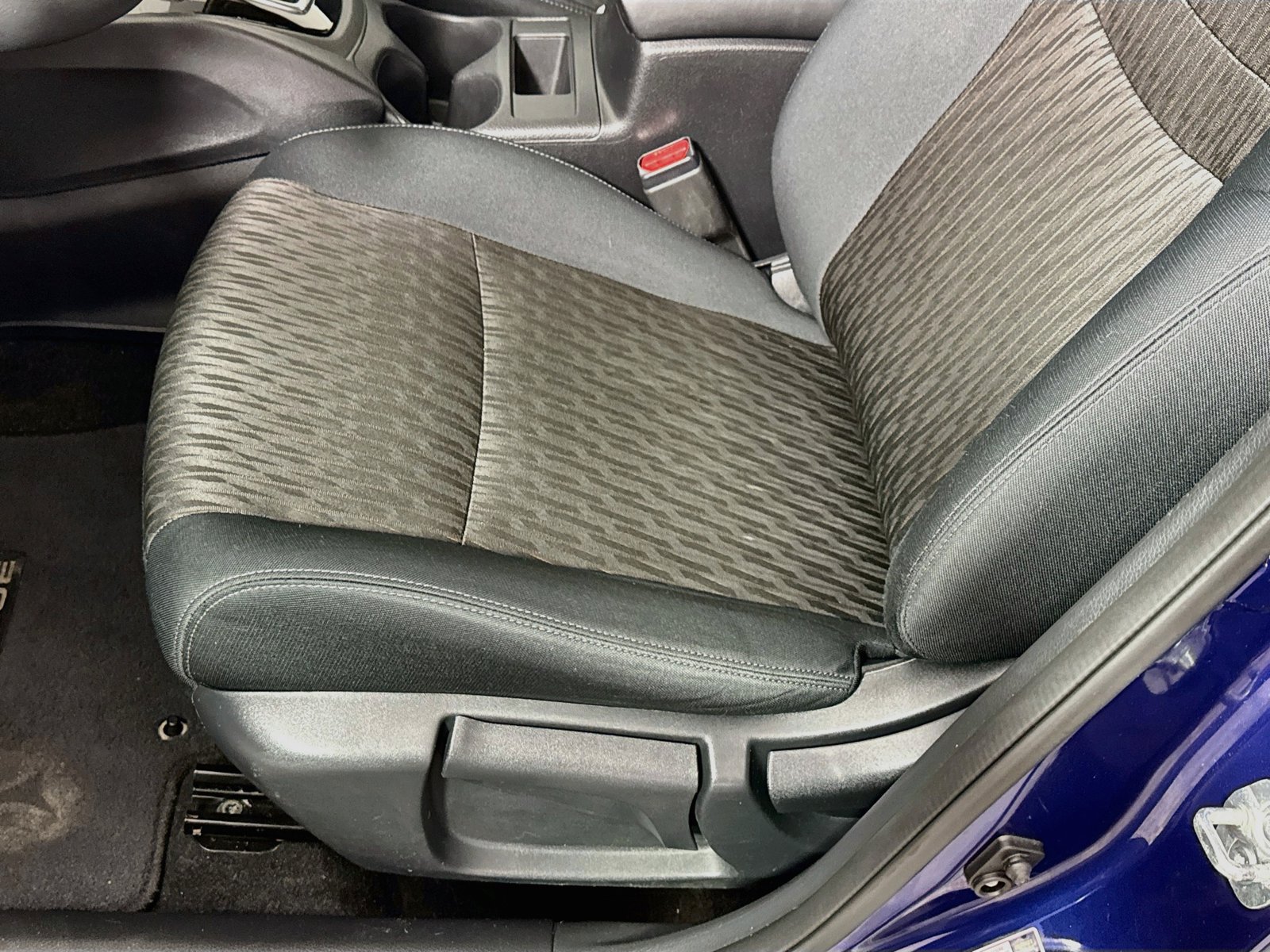 Used 2018 Nissan Rogue S AWD/4WD image 19