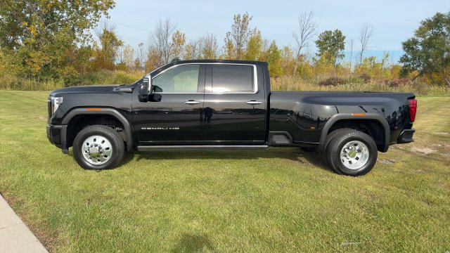 Certified 2026 GMC Sierra 3500 Denali Ultimate AWD/4WD image 5