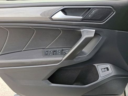 Used 2022 Volkswagen Tiguan SE image 13