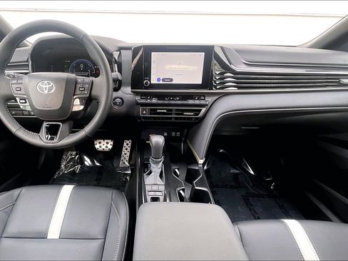 Used 2026 Toyota Camry SE image 19
