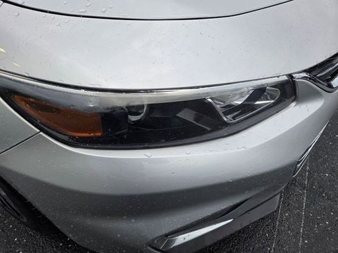 Used 2017 Chevrolet Malibu LT w/ Leather Package image 18