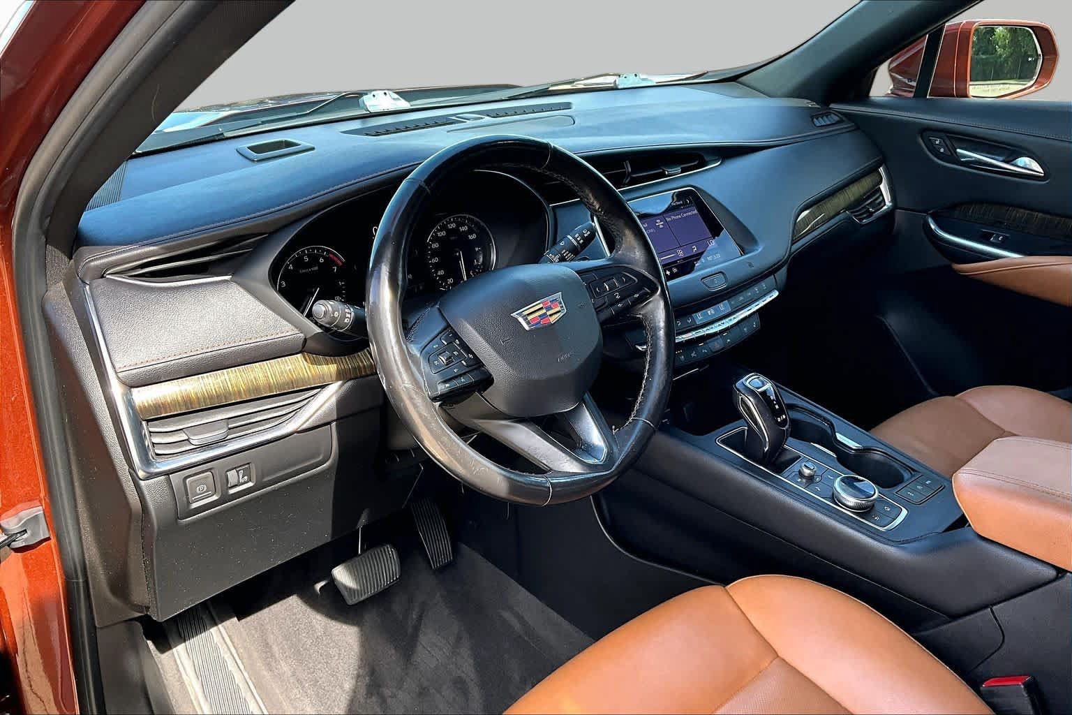 Used 2019 Cadillac XT4 Premium Luxury w/ Enhanced Visibility Package FWD image 18