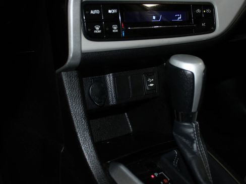 Used 2017 Toyota Corolla LE FWD image 18