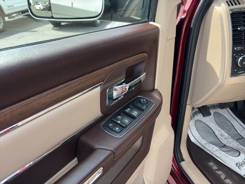 Used 2017 RAM 1500 Laramie w/ Convenience Group AWD/4WD image 10