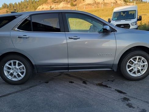Used 2023 Chevrolet Equinox LT image 5
