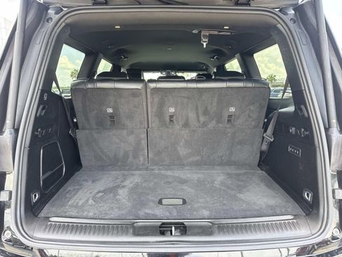 Used 2024 Jeep Wagoneer Series III AWD/4WD image 8