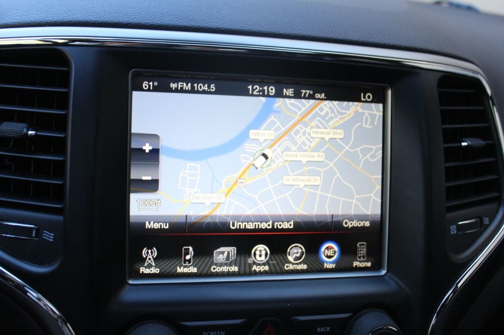 Used 2017 Jeep Grand Cherokee Altitude AWD/4WD image 29