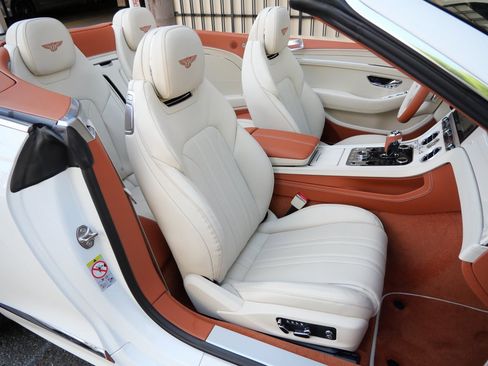 New 2026 Bentley Continental GTC image 23