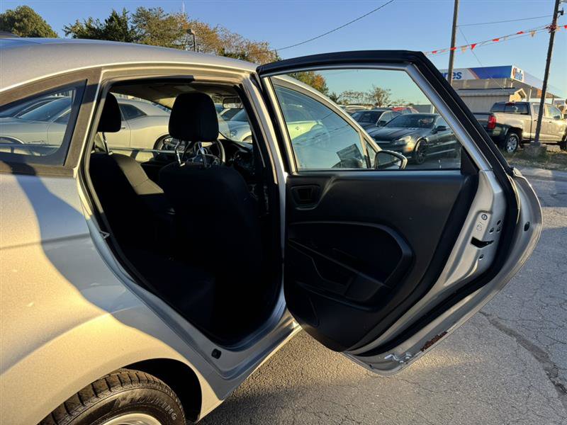 Used 2018 Ford Fiesta SE FWD image 10